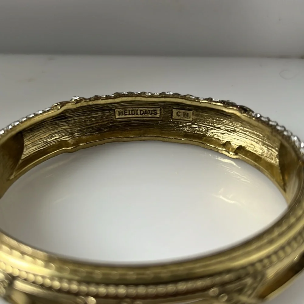 Heidi Daus hinged bangle bracelet Gold Tone - Picture 4 of 5